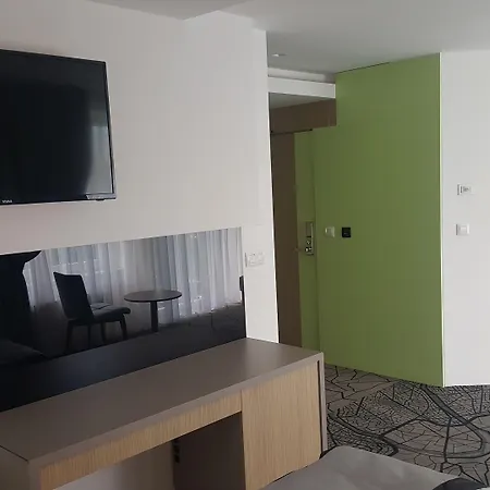 Ξενοδοχείο Grad 4*
